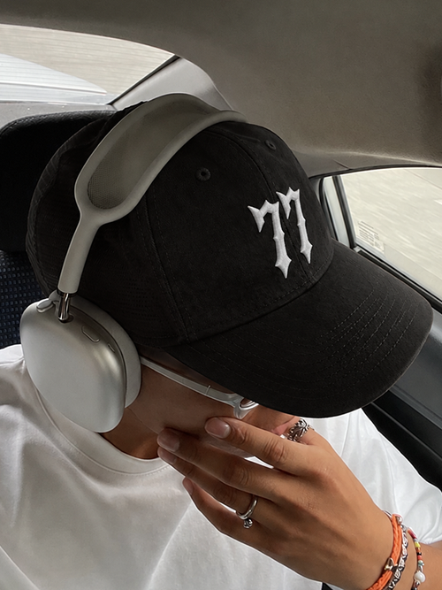 77 Hat HA01